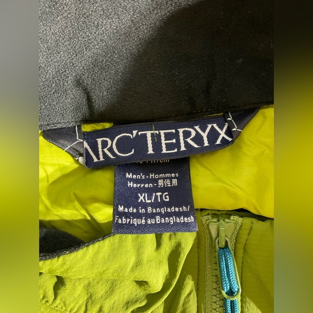 Arc'teryx Men's Green Performance Jacket - Picture 7 of 11